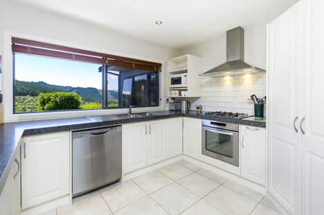 Photo of property in 27 Mcewen Crescent, Riverstone Terraces, Upper Hutt, 5018