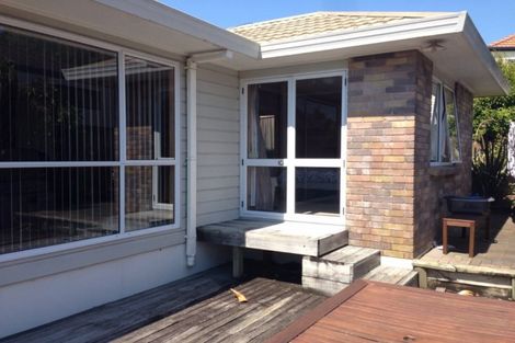 Photo of property in 2/12 Kells Place, Botany Downs, Auckland, 2010