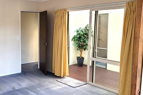 Photo of property in 17 Awanui Drive, Waikanae, 5036