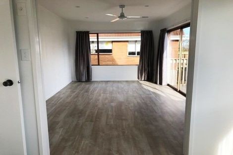 Photo of property in 2/41 Francis Street, Hauraki, Auckland, 0622