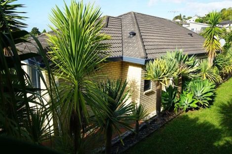 Photo of property in 23 Roberta Crescent, Orewa, 0931