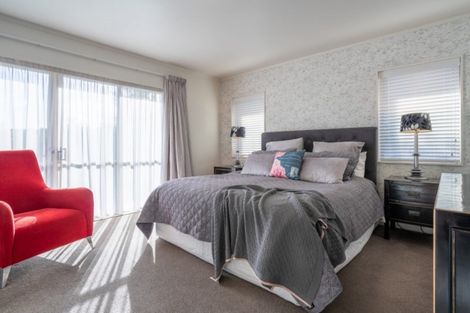 Photo of property in 1 Leigh Place, Paraparaumu Beach, Paraparaumu, 5032