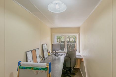 Photo of property in 9 Collins Street, Waipawa, 4210