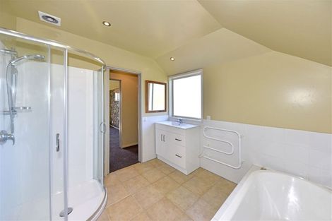 Photo of property in 19a Beatrice Place, Avonhead, Christchurch, 8042