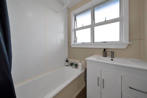 Photo of property in 11 Manawapou Road, Hawera, 4610