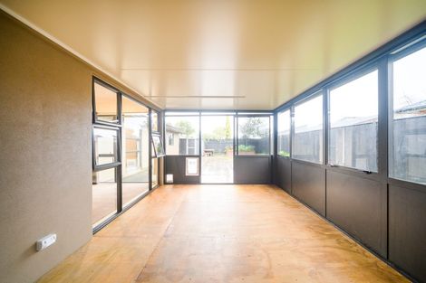 Photo of property in 16 Sorrento Place, Kelvin Grove, Palmerston North, 4414