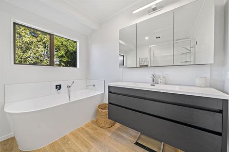 Photo of property in 1/80 Kervil Avenue, Te Atatu Peninsula, Auckland, 0610