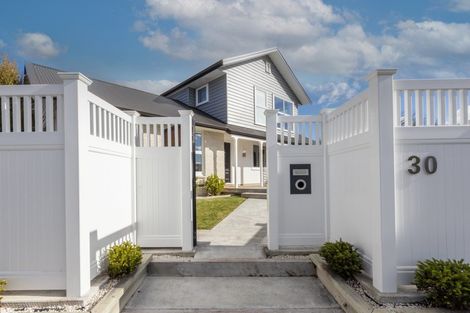 Photo of property in 30 James Cook Street, Havelock North, 4130