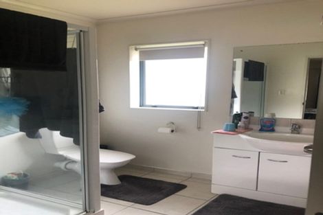 Photo of property in 18 Erne Crescent, East Tamaki, Auckland, 2016