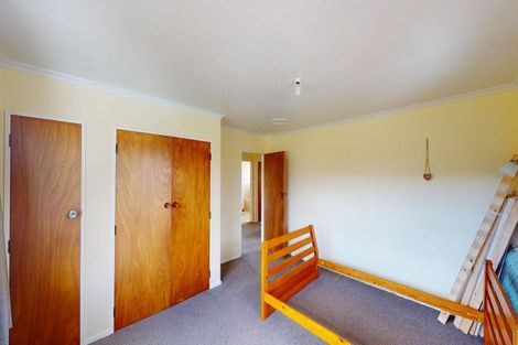 Photo of property in 292 Heatherlea Road East, Levin, 5571