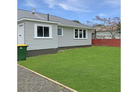 Photo of property in 32 Mabel Street, Levin, 5510