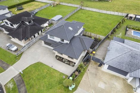 Photo of property in 17 Kahika Grove, Huapai, Kumeu, 0810