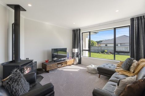 Photo of property in 13 Kilsby Place, Levin, 5510