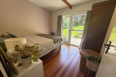 Photo of property in 274 Scenic Drive, Titirangi, Auckland, 0604