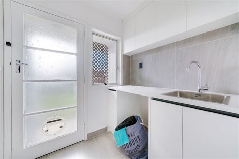 Photo of property in 68 Old Wairoa Road, Papakura, 2110