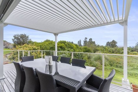 Photo of property in 100 Estuary View, Whangamata, 3620