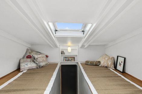 Photo of property in 130 Breaker Bay Road, Breaker Bay, Wellington, 6022