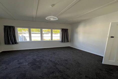 Photo of property in 11 Oroua Street, Eastbourne, Lower Hutt, 5013