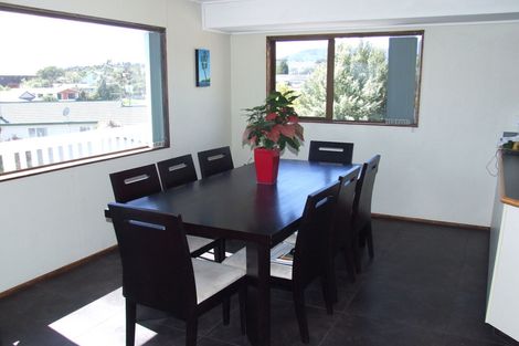 Photo of property in 2 Kempton Place, Richmond Heights, Taupo, 3330