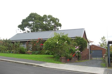 Photo of property in 77 Kinmont Crescent, Kinmont Park, Mosgiel, 9024