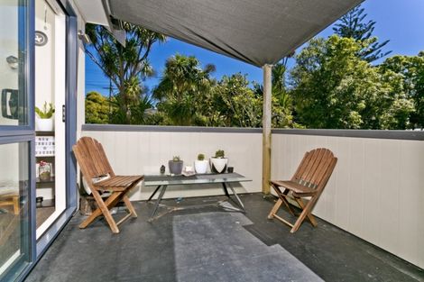 Photo of property in 48 Tauhinu Road, Greenhithe, Auckland, 0632