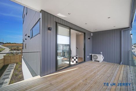 Photo of property in 1 Heketara Way, Massey, Auckland, 0614