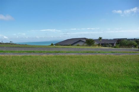 Photo of property in 30 Dudley Crescent, Cable Bay, 0420