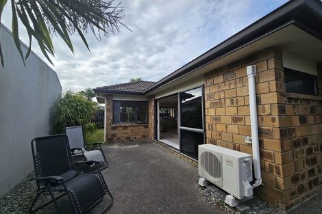 Photo of property in 37 Matene Place, Papamoa Beach, Papamoa, 3118
