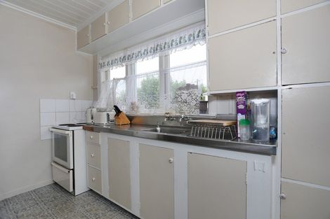 Photo of property in 18 Robert Street, Marton, 4710