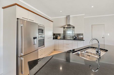 Photo of property in 43 Speyside Crescent, Flat Bush, Auckland, 2016