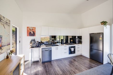 Photo of property in 52 Avery Road, Eskdale, Napier, 4182