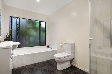 Photo of property in 66 Waiora Road, Stanmore Bay, Whangaparaoa, 0932