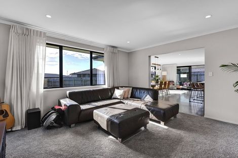 Photo of property in 10 Kararaina Close, Whalers Gate, New Plymouth, 4310