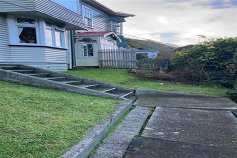 Photo of property in 82 Glenmore Street, Northland, Wellington, 6012