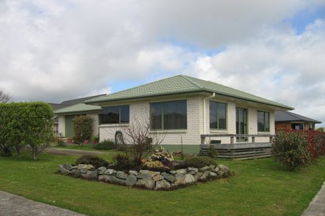 Photo of property in 2/4 Ash Street, Maungaturoto, 0520