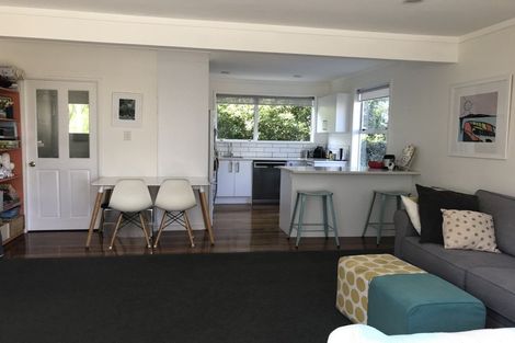 Photo of property in 9a Tahapa Crescent, Meadowbank, Auckland, 1072