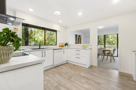 Photo of property in 32 Rosecamp Road, Beach Haven, Auckland, 0626