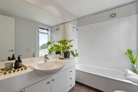 Photo of property in 353a Karaka Bay Road, Karaka Bays, Wellington, 6022