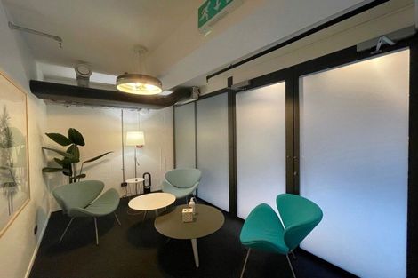 Photo of property in 44a Queen Street, Northcote Point, Auckland, 0627