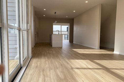 Photo of property in 3 Waihou Crescent, Albany Heights, Auckland, 0632