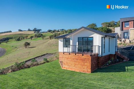 Photo of property in 14 Sunset Terrace, Waikanae Beach, Waikanae, 5036