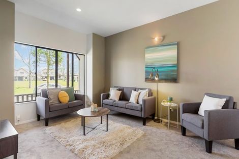 Photo of property in 3/8 Tuscany Way, Te Atatu Peninsula, Auckland, 0610