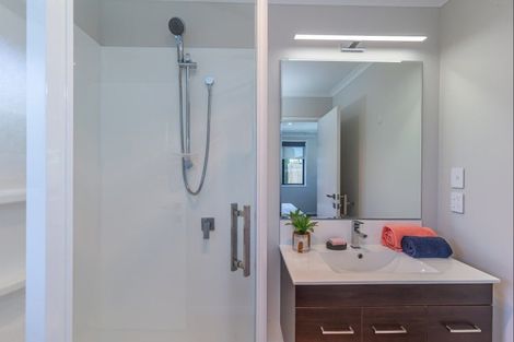 Photo of property in 30 Queenwood Road, Levin, 5510