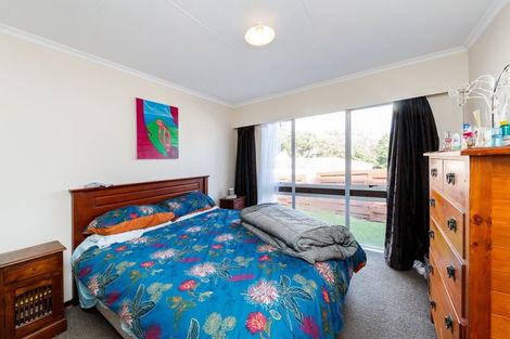 Photo of property in 9 Lyndale Place, Kelvin Grove, Palmerston North, 4414