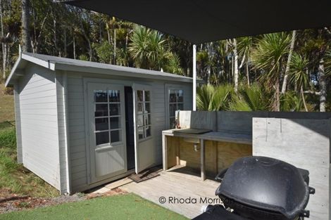 Photo of property in 435 Heatley Road, Whakapirau, 0583
