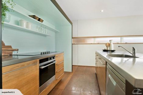 Photo of property in 8a Wairata Place, Te Atatu South, Auckland, 0610