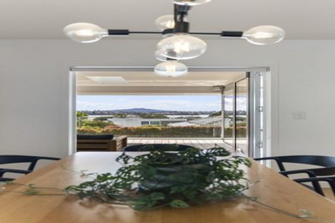 Photo of property in 87 Sylvan Avenue, Northcote, Auckland, 0627