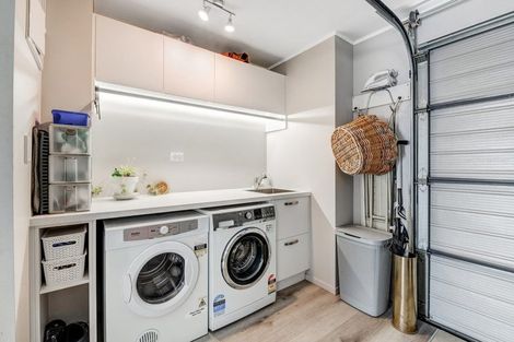 Photo of property in 13 Andre Rise, Stanmore Bay, Whangaparaoa, 0932