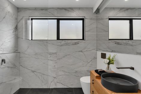 Photo of property in 13 Round Hill Rise, Cracroft, Christchurch, 8022