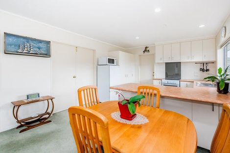 Photo of property in 17a Villa Grove, Paraparaumu, 5032